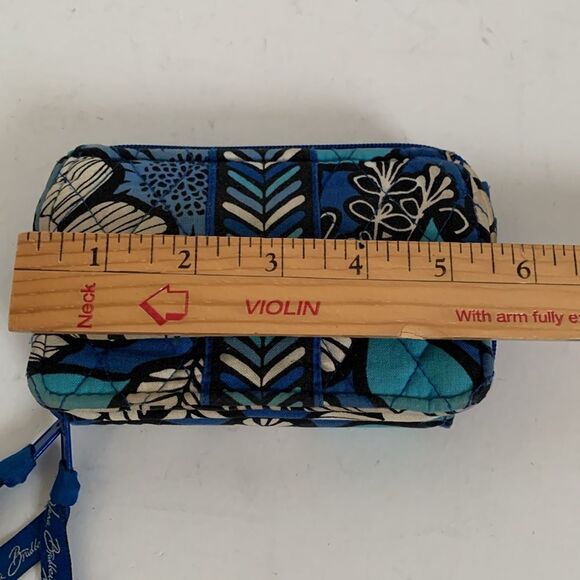 Vera Bradley Blue Bayou Blue White Floral Quilted Zip Around Wallet Crossbody - Picture 8 of 10